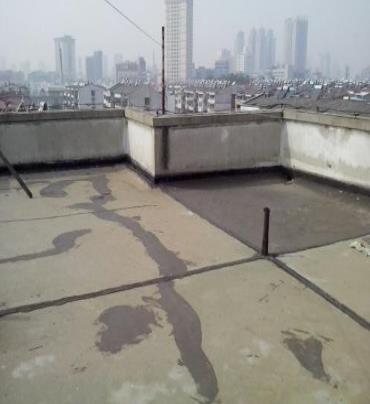 成都漏水维修 楼顶漏水是什么原因，楼顶漏水维修方法是什么?